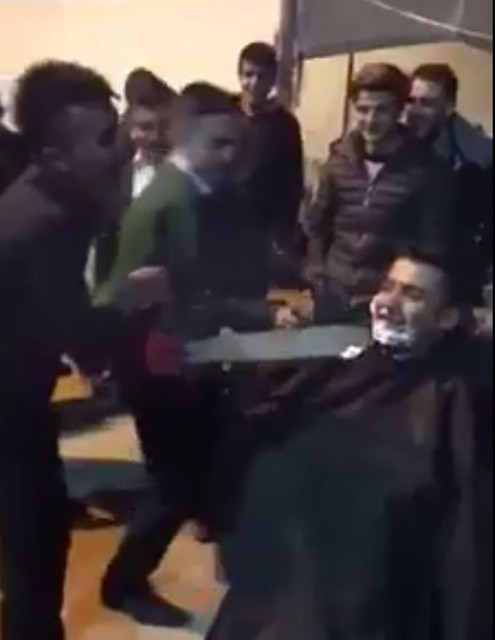 Çorum'da yok artık dedirten olay damadı hızarla traş ettiler! - Resim: 3