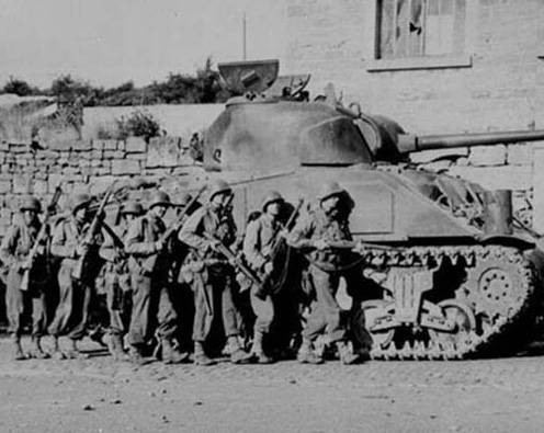 İkinci Dünya Savaşı'ndan yürek burkan kareler - Resim: 3