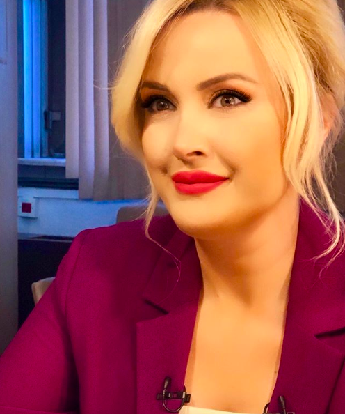 Işıl Açıkkar kimdir aslen nereli Erdoğan'a ne sordu kriz çıktı! - Resim: 0