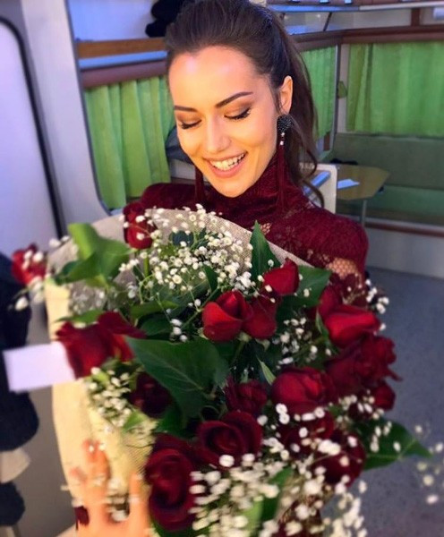 Burak ve Fahriye aşka geldi 'Sana çok aşığım Burak!' - Resim: 4