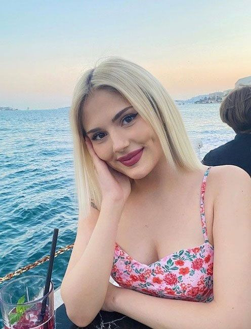 Kısmetse Olur Aybüke Çakal'ın estetiksiz hali ağızları açık bıraktı! 21 yaşında ama... - Resim: 2