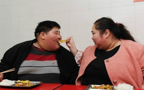 Şişman çift ilişkiye girebilmek için ameliyat masasına yattı - Resim: 1