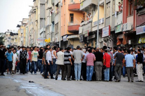 Esad yanlıları polise saldırdı! - Resim: 1