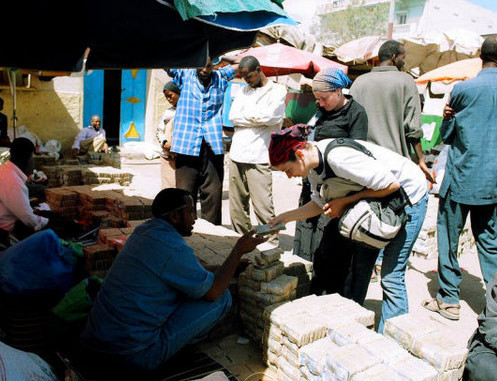 Somali sokaklarında el arabasıyla döviz değişimi - Resim: 4