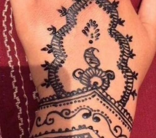 Ellerine dövme yaptırdı ama bu halde geldi korkunç görüntü! - Resim: 1