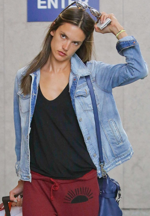 Alessandra makyajsız yakalandı ama... - Resim: 4