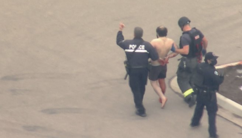 ABD'nin Colorado eyaletinde silahlı saldırı: Biri polis 10 kişi hayatını kaybetti - Resim: 0