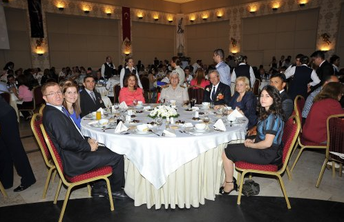 Necdet Özel'den Gaziler'e iftar - Resim: 2