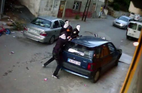 PKK yandaşları silah çekti - Resim: 3