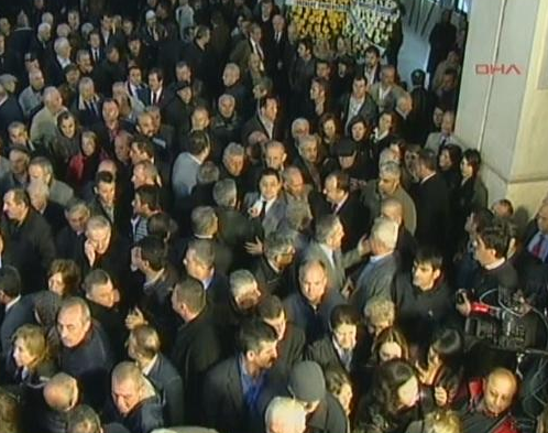 Medine Haberal'ın cenazesine büyük katılım - Resim: 2