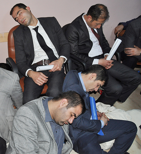 Oyların üzerinde uyuyan Türkiye - Resim: 2