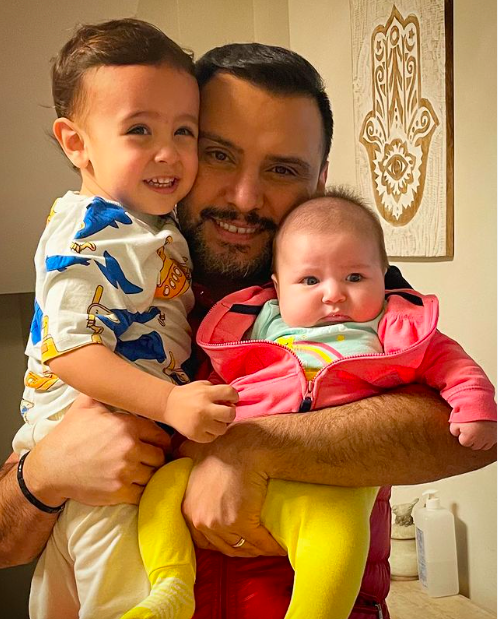 Şarkıcı Alişan 3 yaşındaki oğlu Burak'a masaj yaptırdı tepki yağdı işin aslı çok başka çıktı - Resim: 3