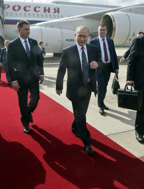 Görenin ağzı açık kalıyor! Putin’in altın tuvaletli lüks uçağı - Resim: 1