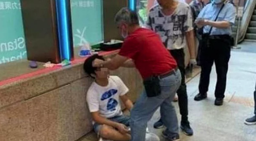 Avengers filminin sonunu söyleyen gence meydan dayağı! Kanlar içinde kaldı - Resim: 3