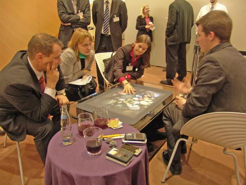 Sehpa değil bilgisayar: Surface! - Resim: 3