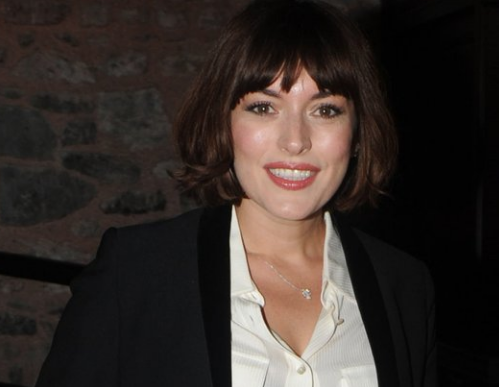 Ezgi Mola imaj değiştirdi sevgilisi Mustafa Aksakallı görmeden yakalandı - Resim: 2