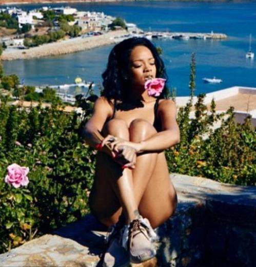 Dün tesettürlüydü bugün bikinili - Resim: 2