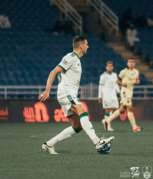 Bıyık bırakan Merih Demiral, sosyal medyada en çok konuşulanlar arasına girdi - Resim: 1