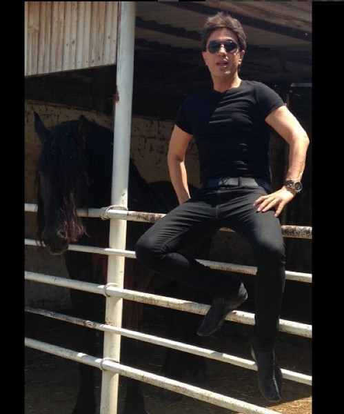 Yılmaz Morgül kimdir meğer öyle farklı pozları varmış ki... - Resim: 3