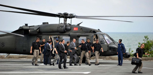 Erdoğan çizmeyi çekip dert dinledi - Resim: 1