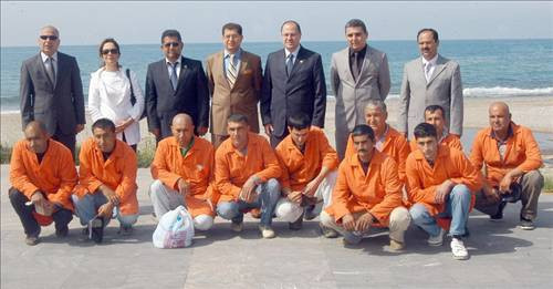 Mahkumlar temizledi turistler güneşlendi! - Resim: 1