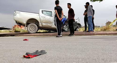 Konya'da elektrik direğine çarpan kamyonetteki işçiden kahreden görüntü - Resim: 4