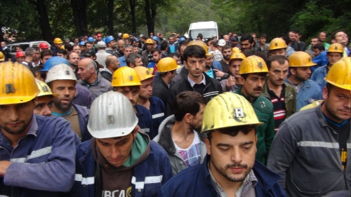 Maden işçileri valiliğe yürüyor - Resim: 3