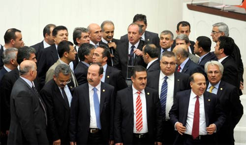 'Has...' diye başlayan küfür Meclis'i gerdi - Resim: 3