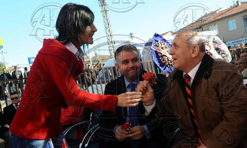 Burhan Kuzu'ya yumurta yerine çiçek! - Resim: 1