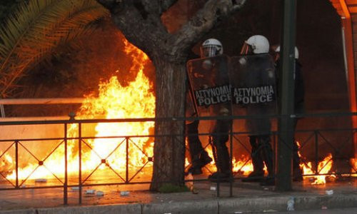 Yunanistan yanıyor! - Resim: 1