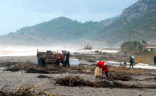 Azgın dalgalar 10 yaşındaki Celil'i yuttu - Resim: 1