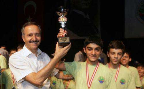 K.Çekmece'de gençlere madalya - Resim: 1