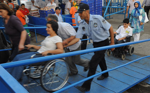 Üsküdar’da engelli ve yaşlılara özel iftar  - Resim: 1