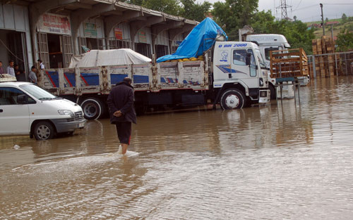 Yalova sel suları altında kaldı - Resim: 2