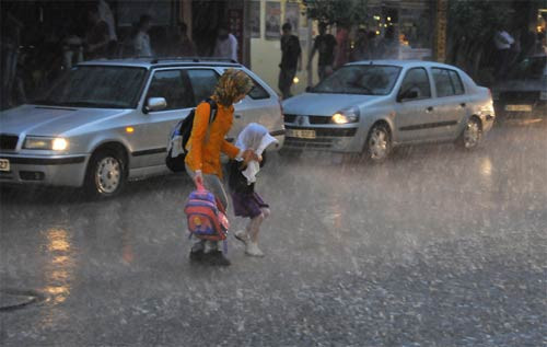 Sel felaketi Antalya'yı yerle bir etti - Resim: 1