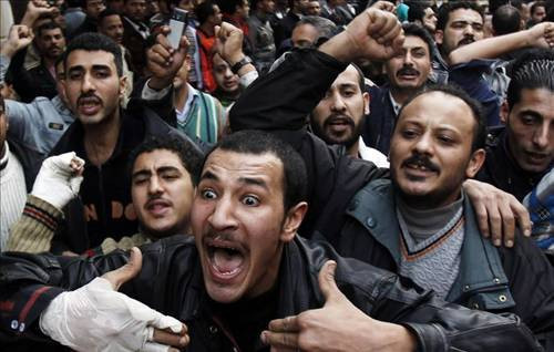 Mısır'da kiliseye bombalı saldırı! - Resim: 2