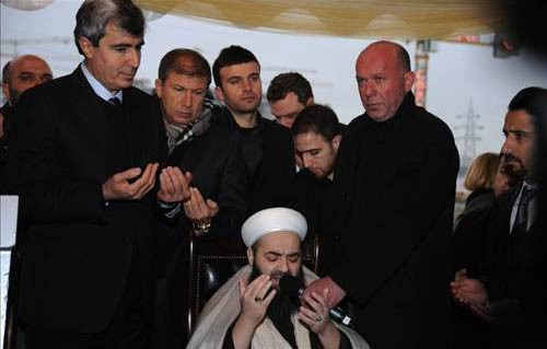 Cübbeli Hoca düştü, Tanju tuttu - Resim: 1