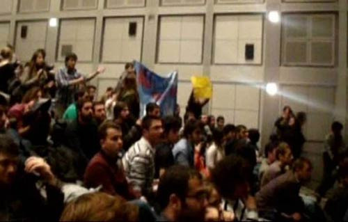 Ağaoğlu yumurta yağmuruna tutuldu - Resim: 1