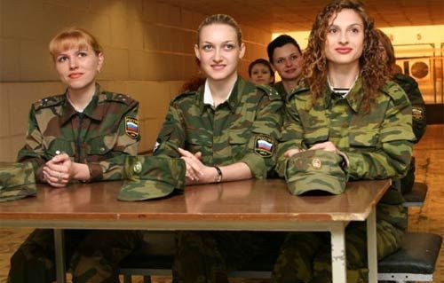Dünyanın en güzel kadın askerleri - Resim: 4
