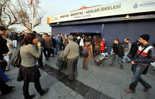 Sis İstanbul'u felç etti  - Resim: 1