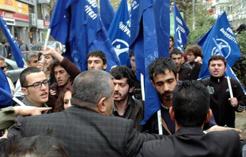 Öğrenci ve polisin meydan savaşı - Resim: 3