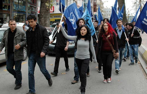 Öğrenci ve polisin meydan savaşı - Resim: 4