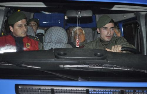 Balyoz sanıkları böyle görüntülendiler - Resim: 2