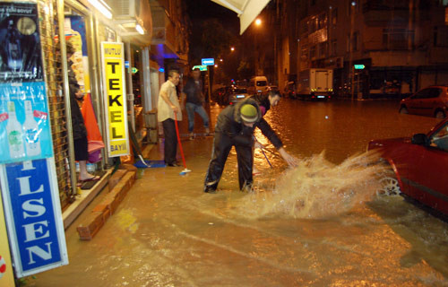 Yalova sel suları altında kaldı - Resim: 4