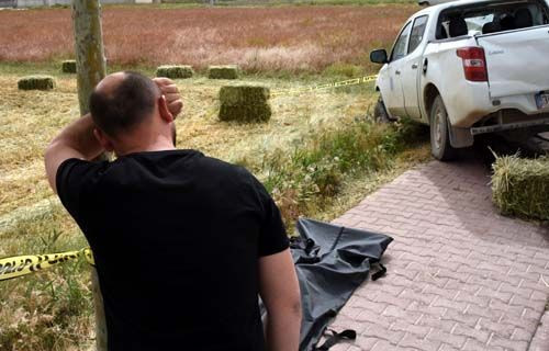 Konya'da elektrik direğine çarpan kamyonetteki işçiden kahreden görüntü - Resim: 3