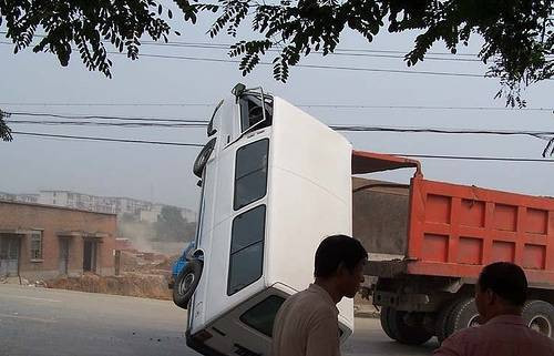 Dünyanın en garip otomobil kazaları - Resim: 2