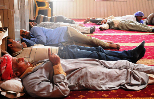 Sıcaklardan kaçan camiye gidiyor - Resim: 1