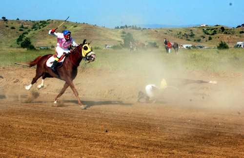 At yarışında kare kare kaza anı - Resim: 3