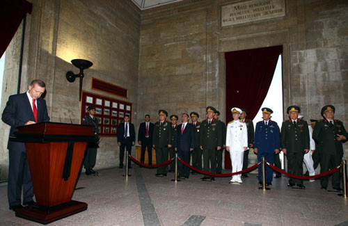 YAŞ üyeleri Anıtkabir'i ziyaret etti - Resim: 2