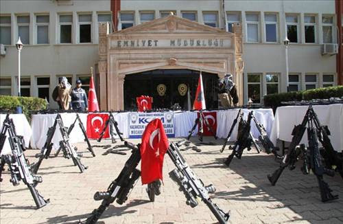 Mısır tarlasında suikast silahı - Resim: 3